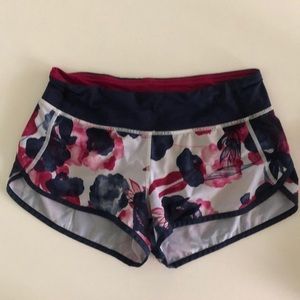 LULULEMON FLORAL SHORTS